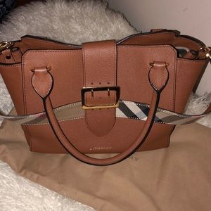 Authentic Burberry Buckle Excellent condition